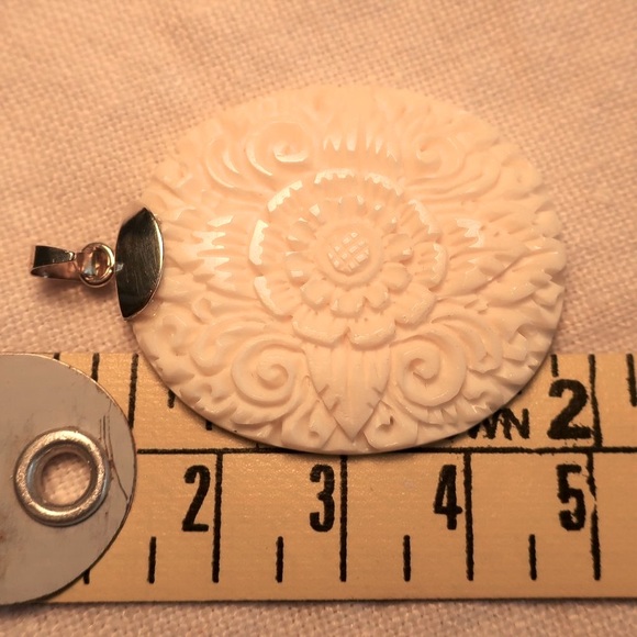 HAND-CARVED Pendant SS Chain - Picture 6 of 8